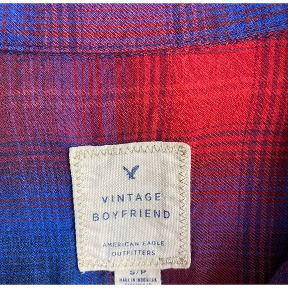American Eagle vintage boyfriend SOFT red and blue plaid button down shirt - Picture 3 of 4